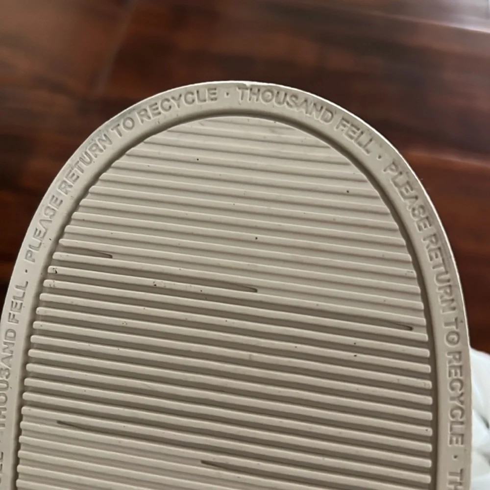 Women’s White Low-Top Sneakers - Clean Classic Style